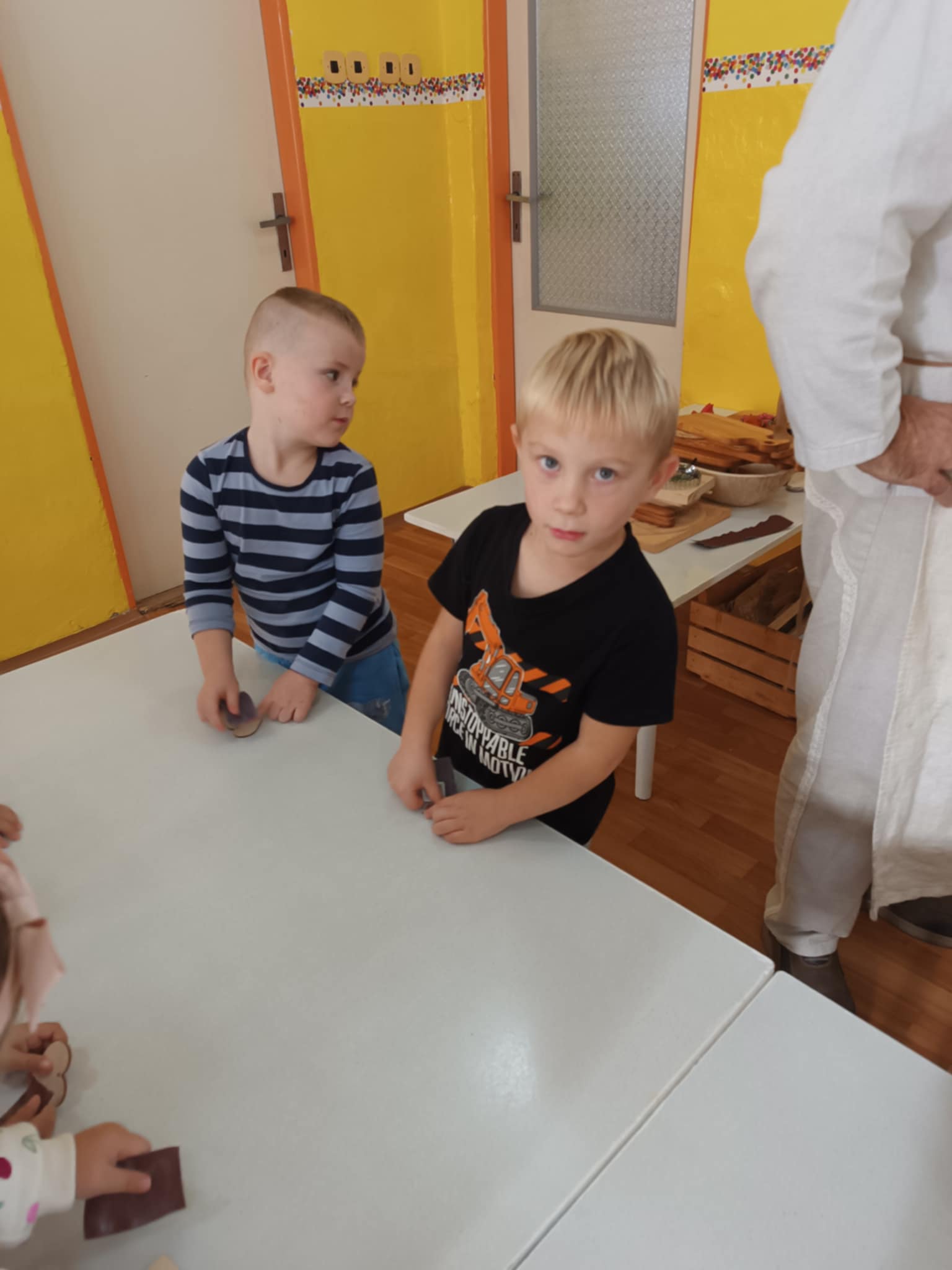 ba81305f-8ddf-4eca-936d-7b024a6198d3