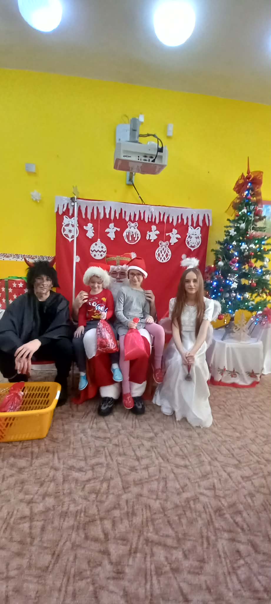 9a8af15f-9934-4a0d-a3d6-2567f677bfc9