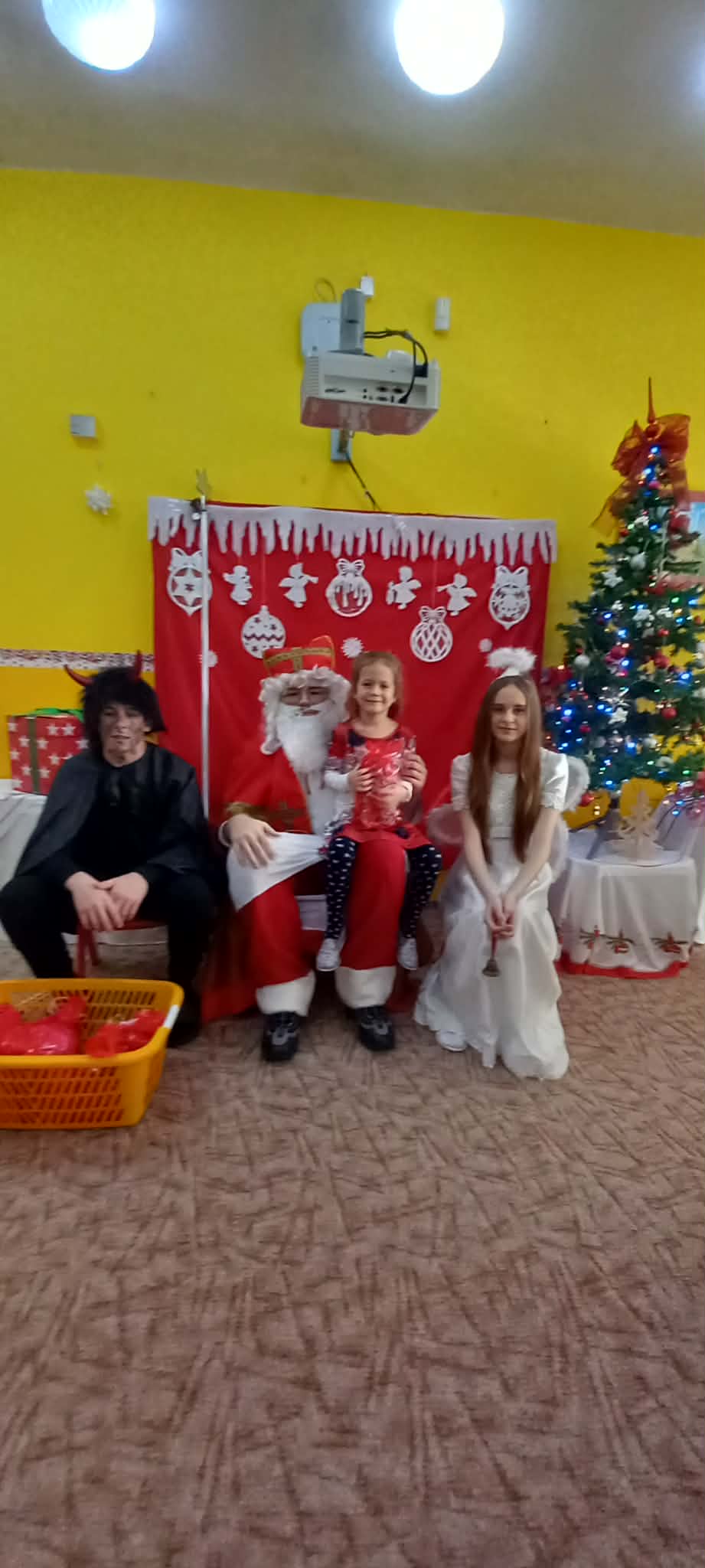 c9b41348-e114-418a-897e-f4e07fb1d841