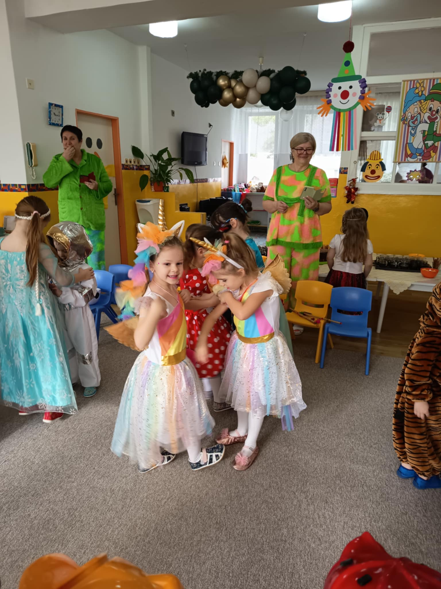 f7454a81-20a5-4d37-a0f0-e27df5f3228e