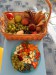 Košík plný ovocia a zeleniny